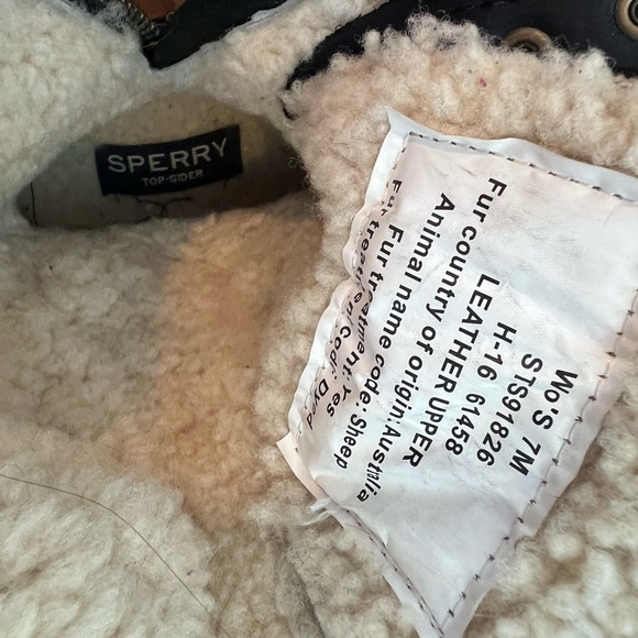 Sperry Top-Sider Black Boots with Cream Fur Lining - Picture 14 of 14